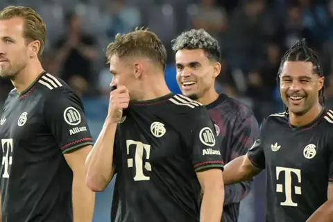 لخلافة صلاح.. ليفربول يهزم يوفنتوس في سباق التعاقد مع نجم البوندسليجا